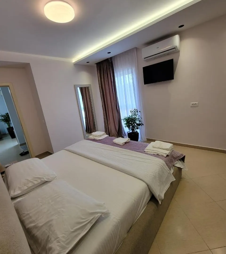 טיראנה Medicus Apartment אלבניה